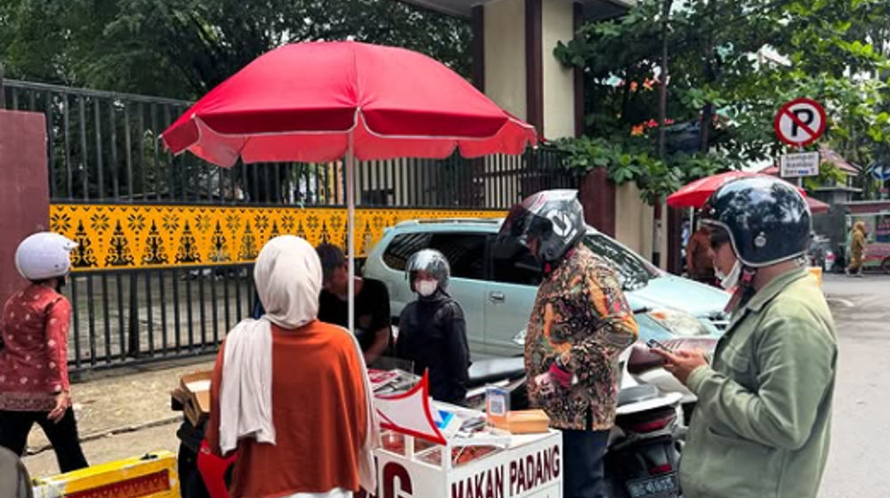 Dang Makanan Padang, Nasi Padang Keliling.
