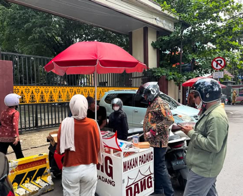 Dang Makanan Padang, Nasi Padang Keliling.