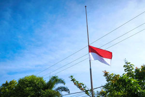 bendera setengah tiang.jpg
