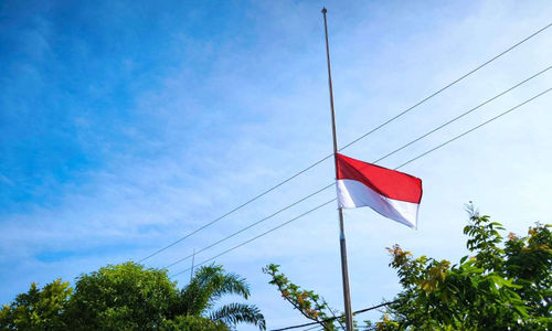 bendera setengah tiang.jpg