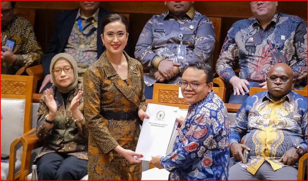 uu KEPARIWISATAAN.jpg
