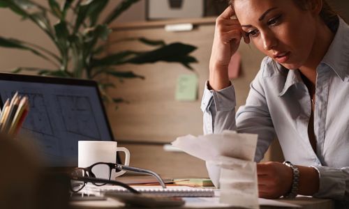 Ciri-ciri Terkena Money Dysmorphia