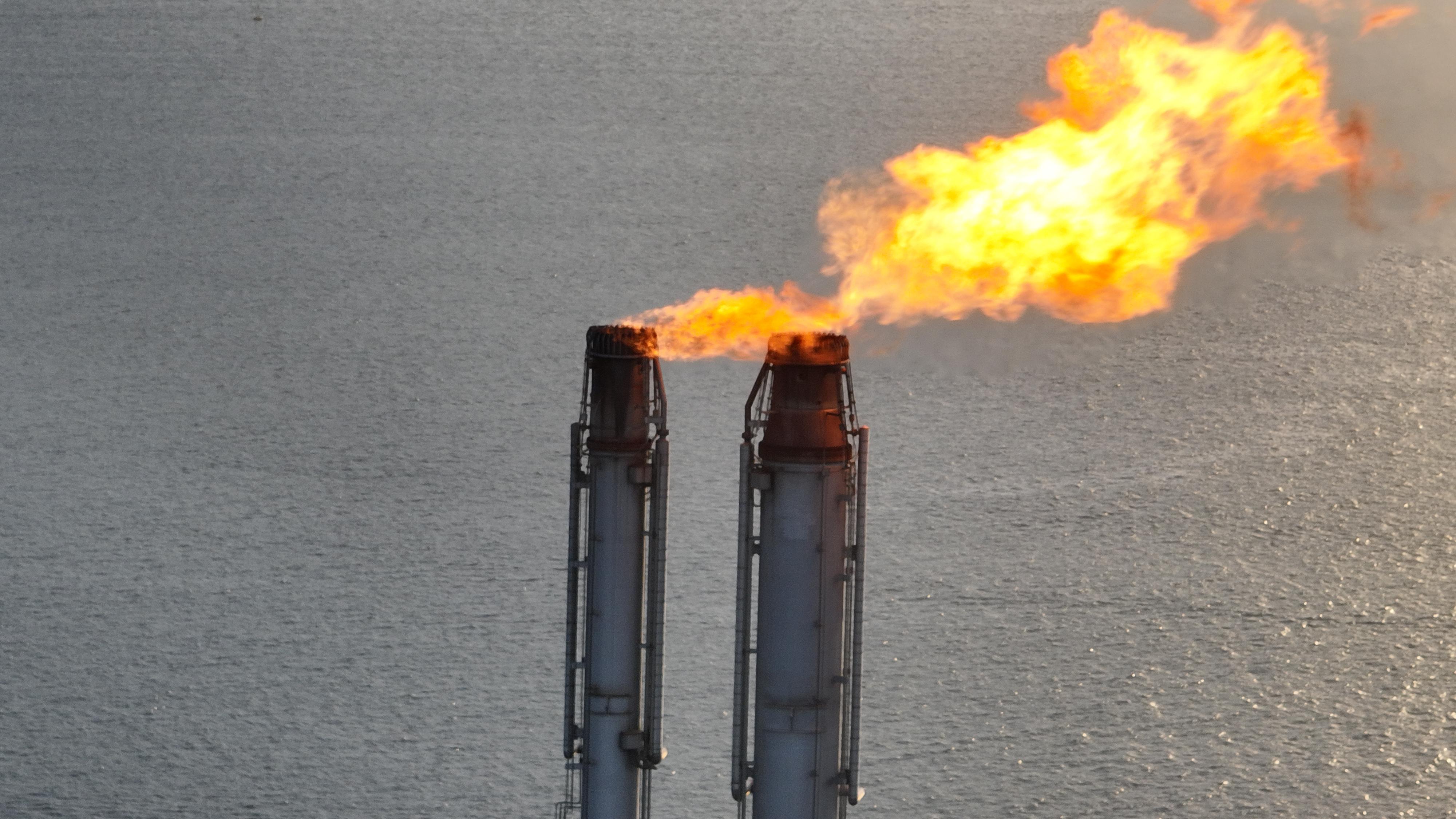 Kilang Pertamina Balikpapan Nyalakan Flare, Tanda Fase Baru RDMP Dimulai. (Foto: Pertamina)