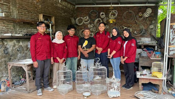 BRI Bina UMKM Solo Ubah Limbah Pipa PVC dan Akrilik Jadi Cuan