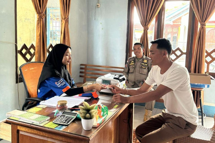 Perempuan Tangguh Ini Buka Akses Keuangan Lewat AgenBRILink di Kepulauan Mentawai