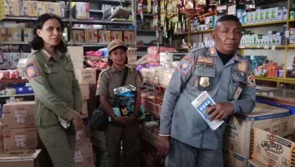 Satpol PP dan Tim Bea Cukai Sikka Sapu Bersih Rokok Ilegal: 1.160 Batang Diamankan, Warga Mulai Waspada