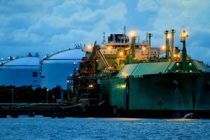  Revitalisasi tangki F-6004 yang ditarget commissioning pada akhir 2025