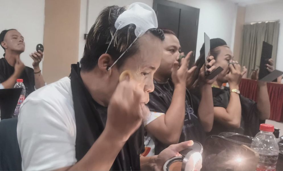 Warna Sriwijaya, "Skill Up" Tata Rias 40 Waria, Upaya Bangkitkan Ekonomi Pelaku Usaha Salon