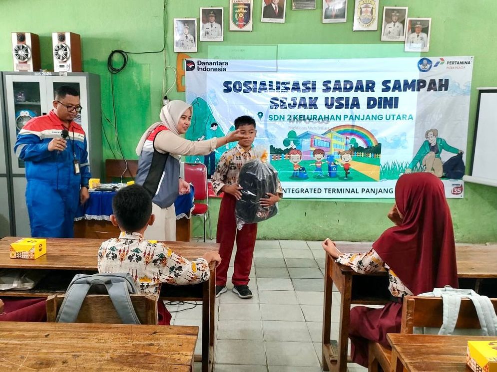 Pertamina Patra Niaga Sumbagsel Sosialisasi Program SIGAP Sadar Sampah untuk Siswa SD di Lampung