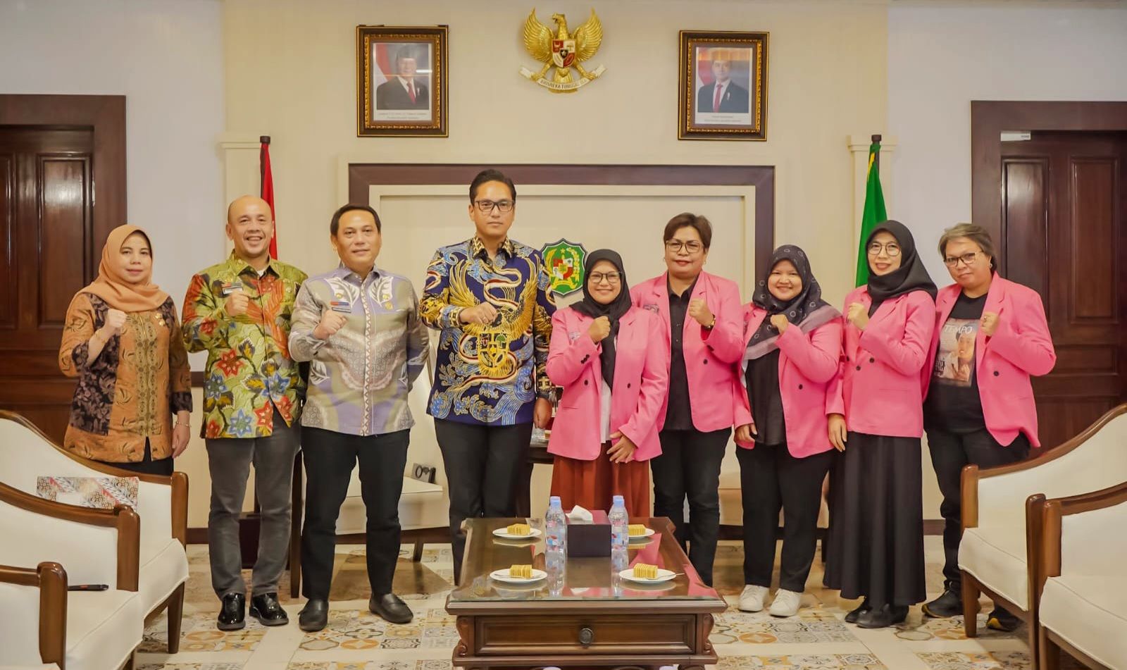 Wali Kota Medan Rico Waas saat bertemu pengurus FJPI Sumut