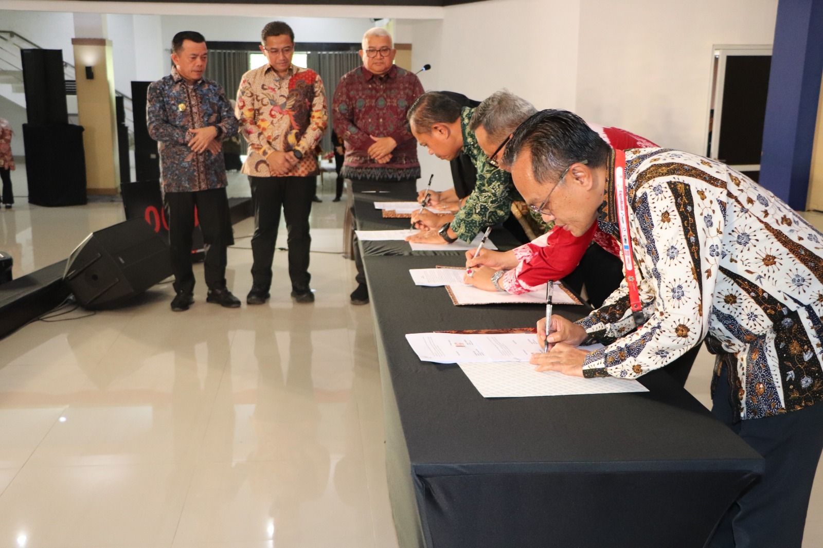 PEM Akamigas Tanda Tangani Tiga Perjanjian Kerja Sama