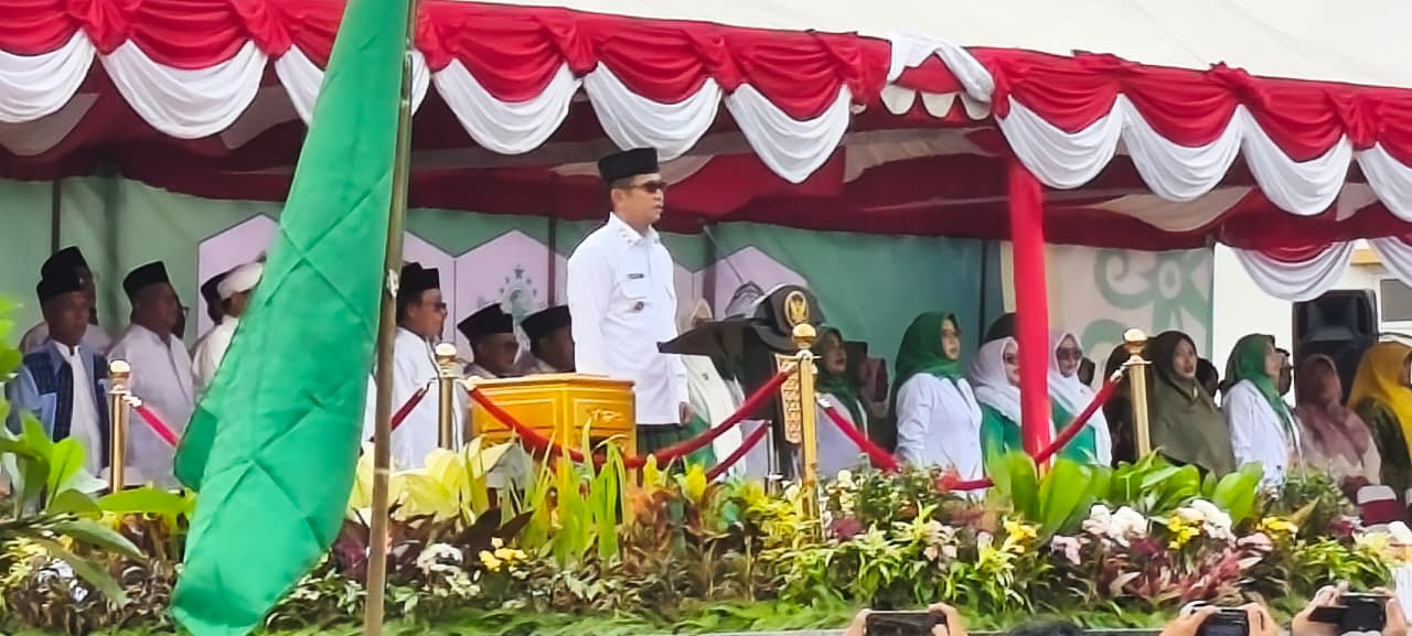 Wali Kota Balikpapan Rahmad Mas'ud memimpin upacara peringatan Hari Santri 2025 di BSCC / Dome.
