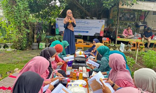 BRI Peduli Latih Warga Bogor Olah Limbah Minyak Jelantah Jadi Produk Bernilai Guna