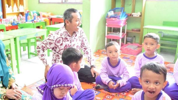 Pemerintah Perpanjang Wajib Belajar Jadi 13 Tahun, TK Kini Masuk Kurikulum Nasional