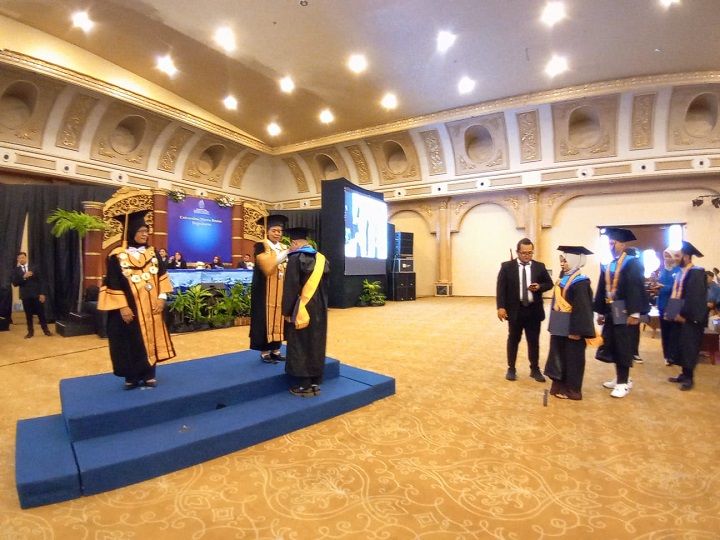 UMBY Lepas 1.426 Wisudawan