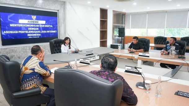 Menkomdigi Desak ISP Turunkan Tarif Internet di Daerah