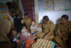 Xorozning yaqindan olingan surati Supergirl DC porno