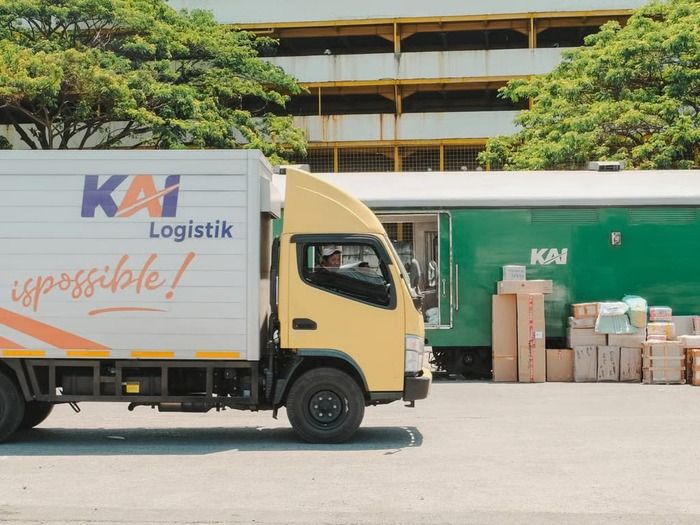 Container Kalog KAI Logistik Catat Pertumbuhan Positif Layanan Kurir KALOG Express ...