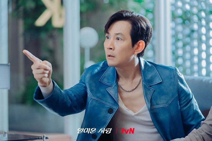 Lee Jung Jae dalam drakor Nice to Not Meet You.