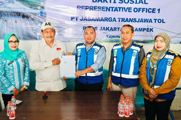 JTT Salurkan Bantuan Kebersihan untuk Warga Bekasi