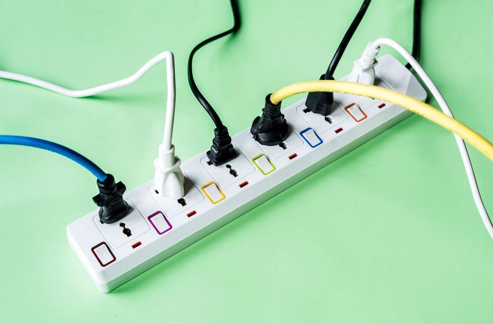 Siap-siap Liburan? 7 Peralatan Ini Harus Dicabut dari Colokan Agar Terhindar dari Kebakaran