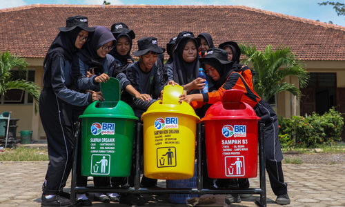 Cinta Bumi Ala BRI, Anak Muda Didorong Rawat Alam Lewat Tanam Mangrove dan Kelola Limbah Plastik