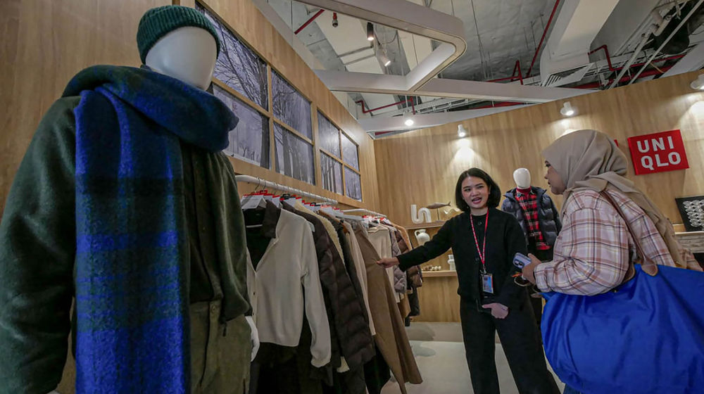 Gerai Fashion Uniqlo - Panji 1.jpg