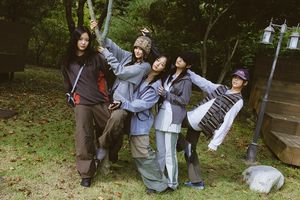 Girl group K-pop NewJeans. 