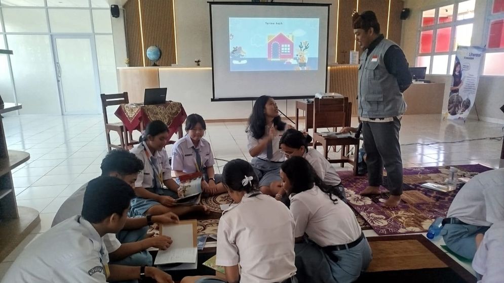 Perpustakaan SMA Yos Sudarso Kota Metro menyelenggarakan Pelatihan Membaca Nyaring (Membaca Lantang) pada Senin (17/11/2025). 