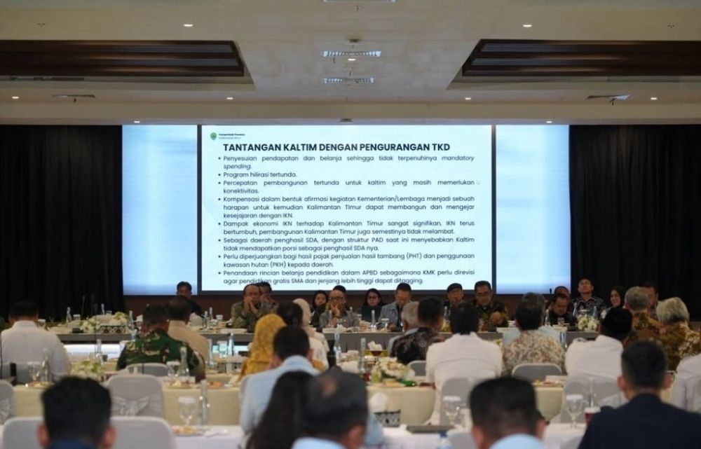 Rapat Koordinasi Kunjungan Kerja Badan Anggaran (Banggar) DPR RI di Aula Serbaguna Kemenko 3 Ibu Kota Nusantara (IKN), Rabu (19/11/2025). (Foto: Adpimprov/Ahmad Riyandi)
