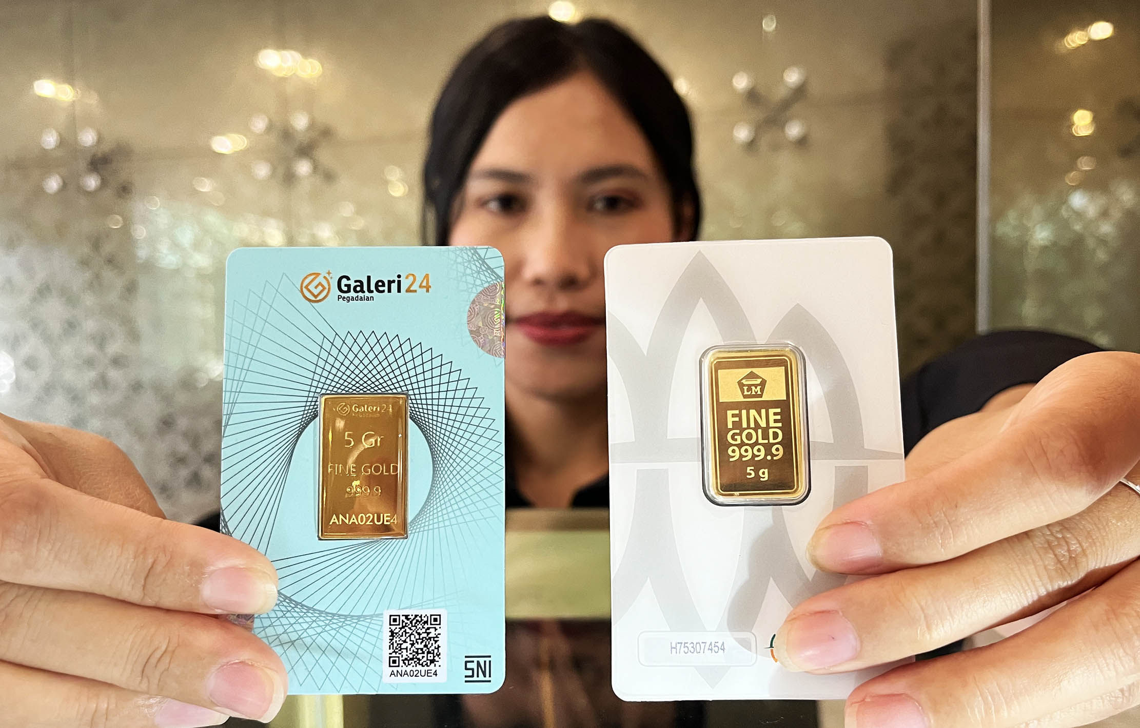 Harga Emas Antam Turun Rp48.000, Buyback Terkoreksi