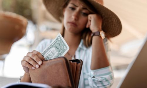 5 Kesalahan Finansial Saat Liburan yang Justru Bikin Boncos, Hati-hati!