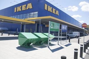 Toko furnitur IKEA.