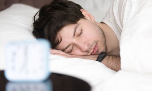 Tidur di Kamar dengan Lampu Menyala Berdampak Buruk untuk Jantung