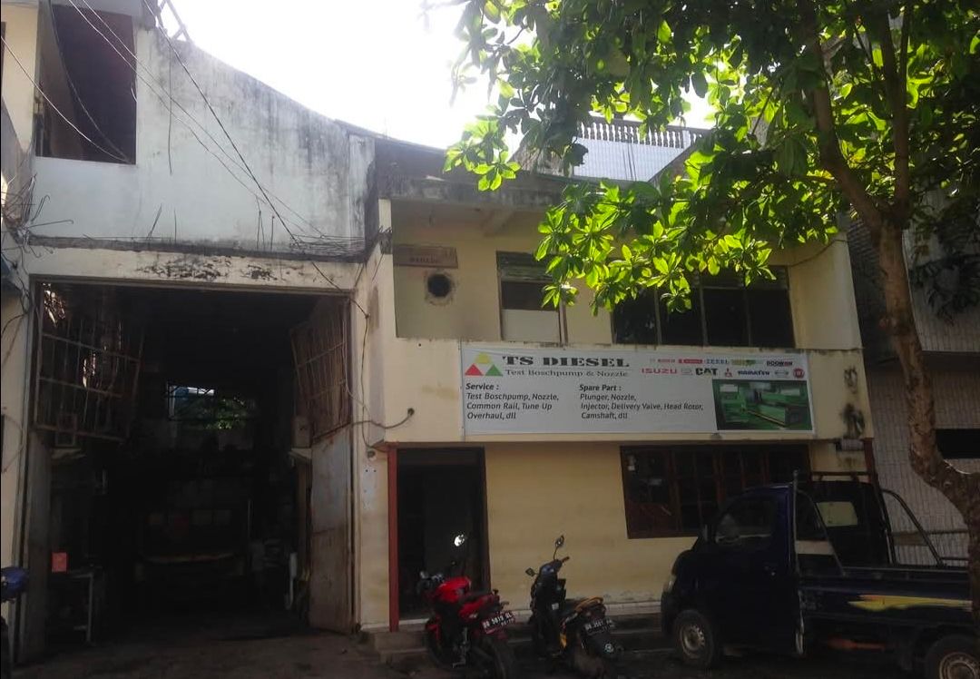 Perusahan ini pecat karyawan tanpa sebab.