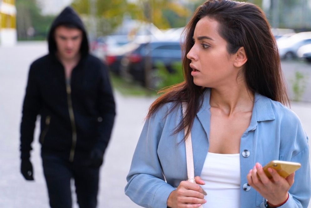 Hal yang Harus Dilakukan Saat Mencurigai Ada Orang yang Diam-diam Merekam Anda