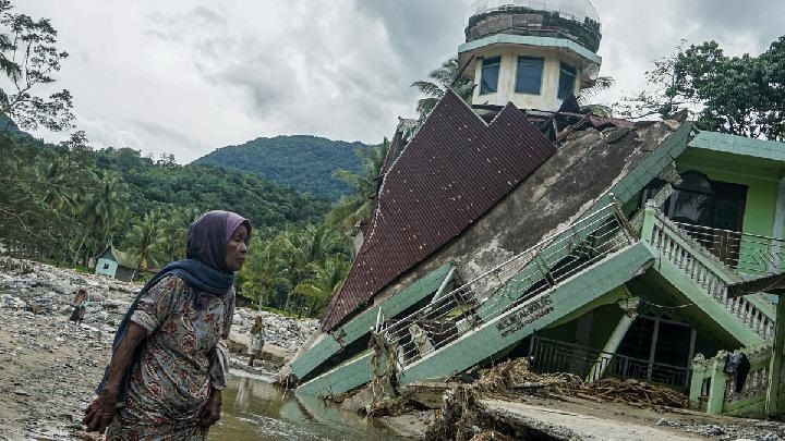 Kerusakan Lingkungan Memperparah Banjir Bandang di Sumatera 