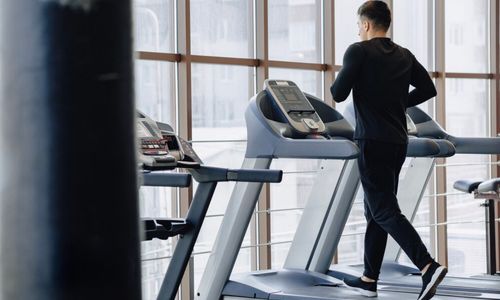 Kelebihan dan Kekurangan Lari di Treadmill