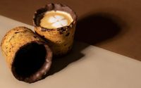 Monday Coffee atau Monday Co memiliki inovasi cookie cup, minum kopi lalu gelasnya bisa langsung dimakan.