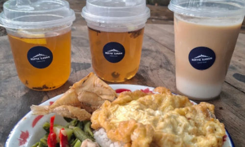 Beberapa menu di Koffie Kawan Bandung.