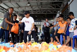 Bank Mandiri Kembali Hadir di Tengah Warga, Salurkan Bantuan Bencana ke 3 Wilayah di Sumatera Utara