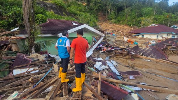 PLN NP Salurkan Bantuan Bertahap  Korban Banjir dan Longsor di Sumut, Aceh, dan Sumbar