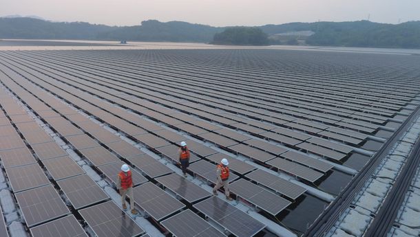 PLN NP Akselerasi Pembangkit Hijau Hadirkan PLTS Terapung Cirata