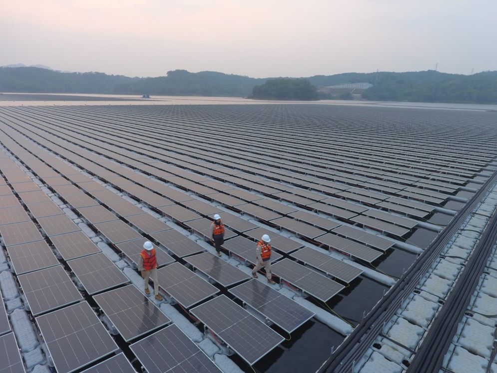 PLN NP Akselerasi Pembangkit Hijau Hadirkan PLTS Terapung Cirata