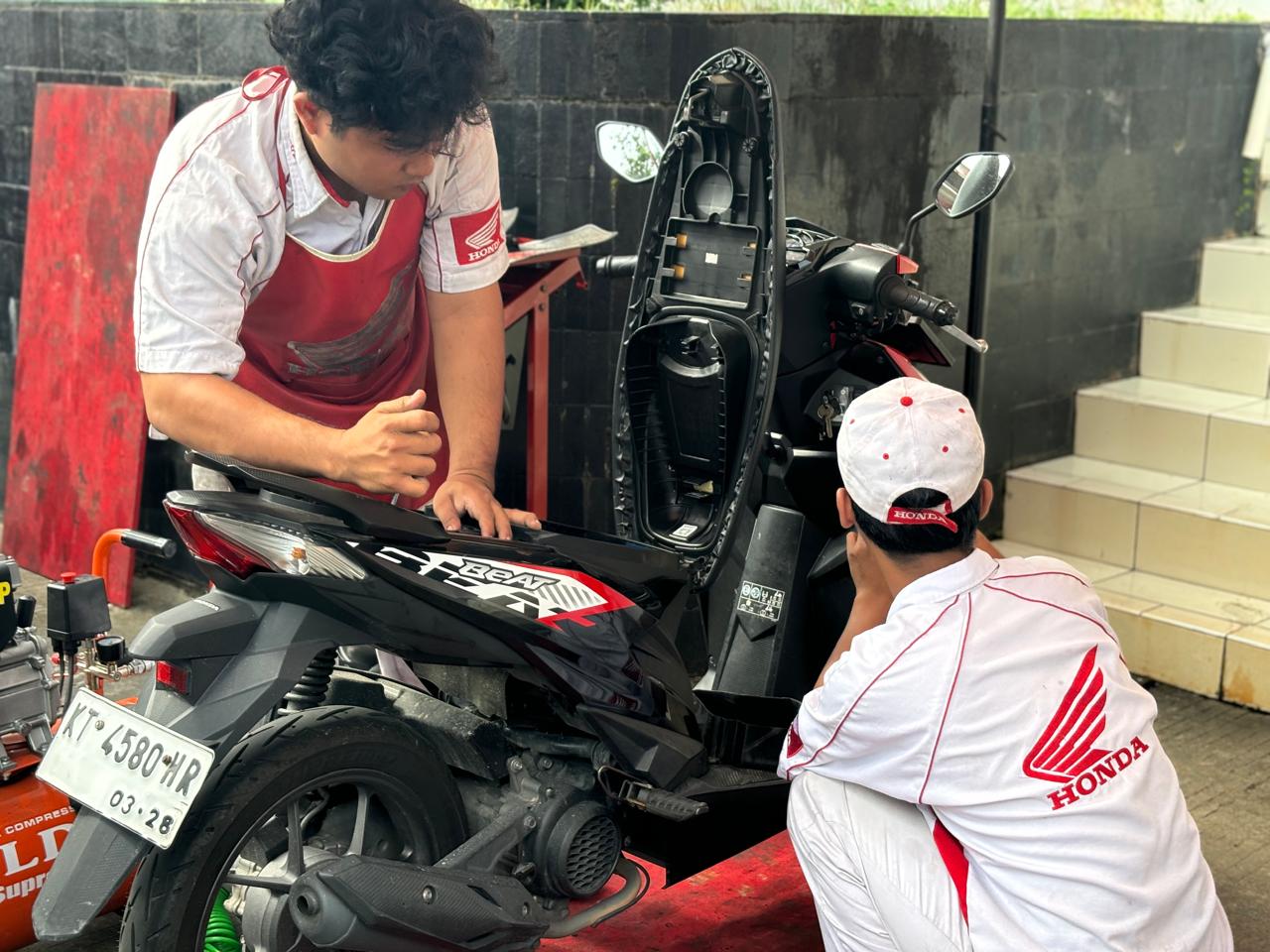 Diskon spesial di hari IBU AHASS