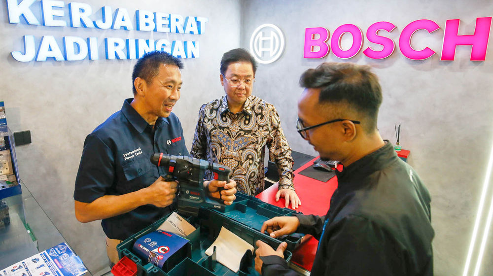 Bosch Power Tools Blue Store - Panji 1.jpg