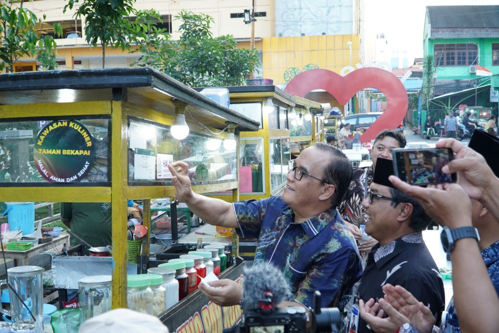Zona Kuliner Halal Taman Bekapai Makin Dikenal