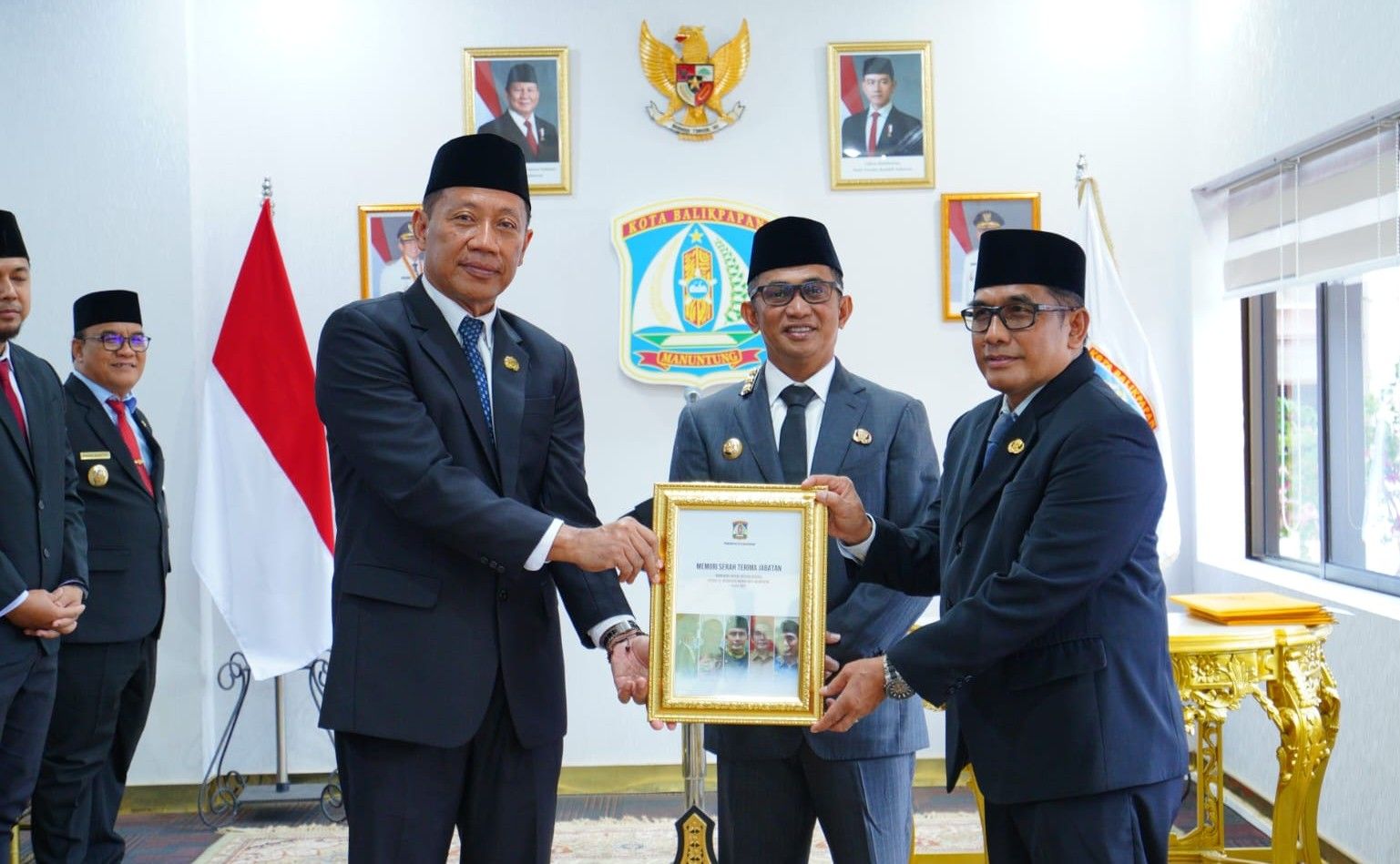 Wali Kota Balikpapan Rahmad Mas’ud bersama Kepala Bappeda Kaltim Muhaimin dan Pj Sekda Agus Budi Prasetyo usai Pelantikan pada Rabu 24 Desember 2025