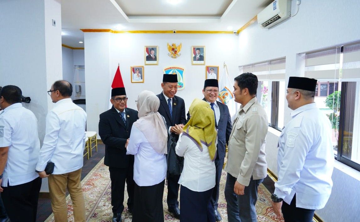 Lantik Dirtek PTMB, Wali Kota Minta Tekan Kebocoran Air