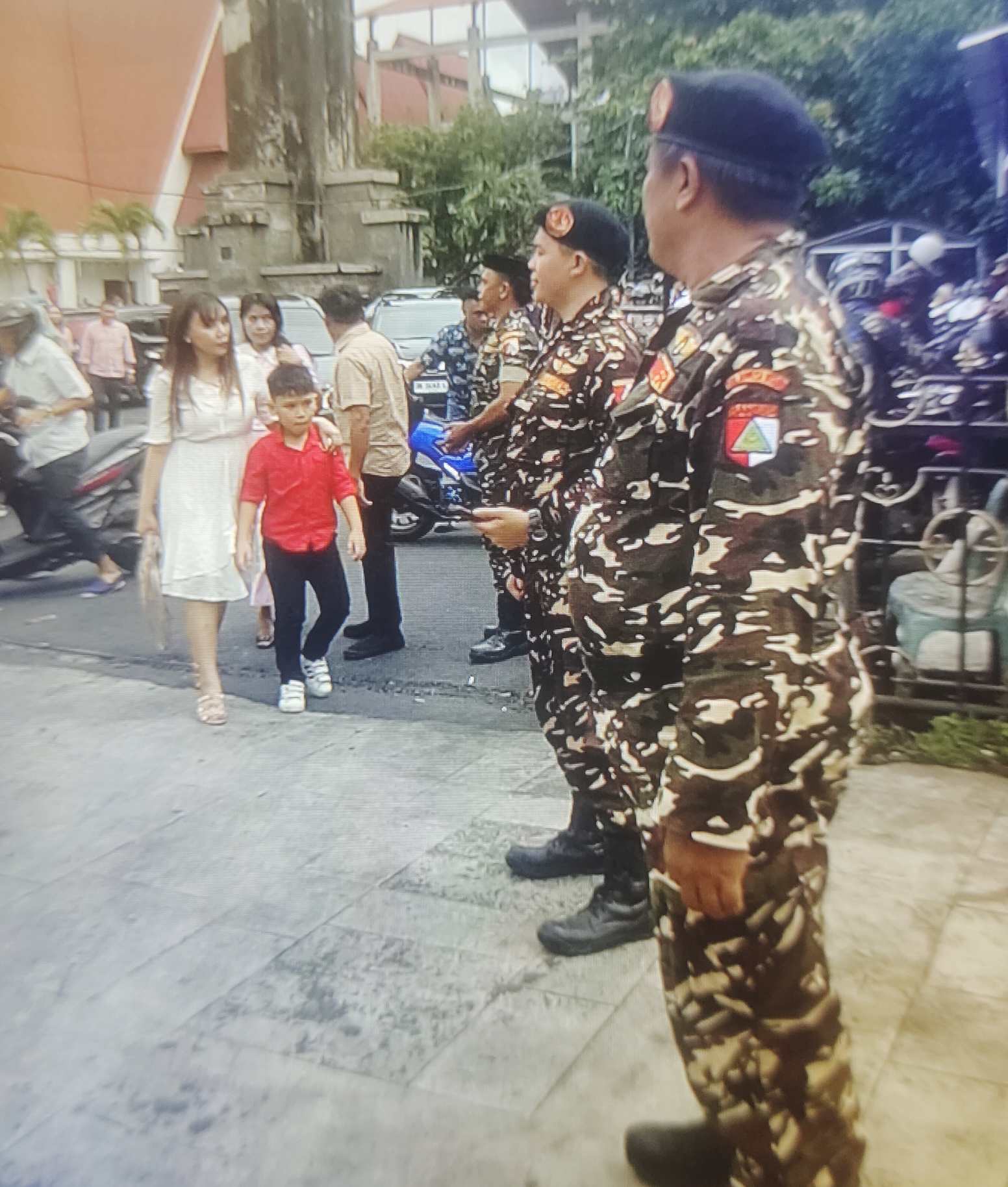 Banzer GP Ansor ikut melakukan pengamanan Ibadah Natal di GMIM Sentrum Manado